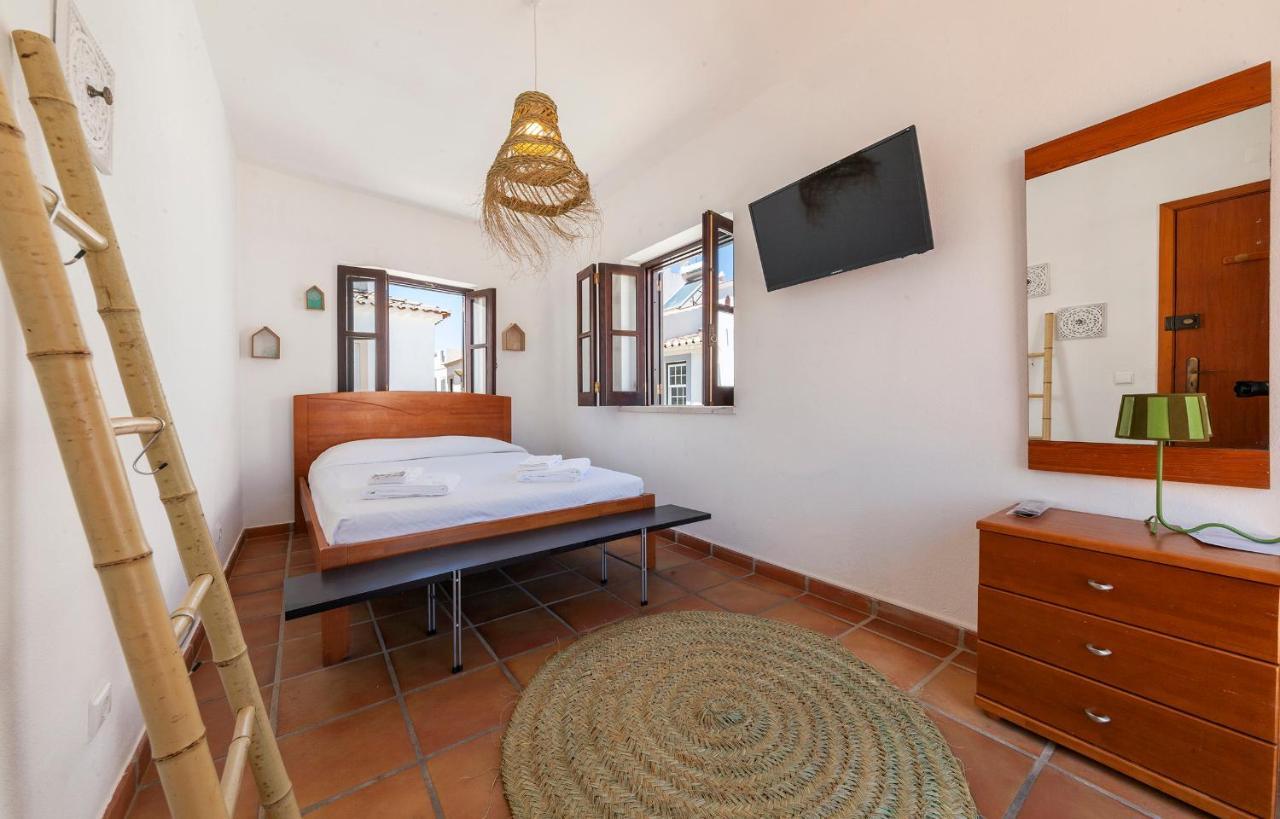 לאגוּ‏ש J - Casa Do Farol Guesthouse מראה חיצוני תמונה
