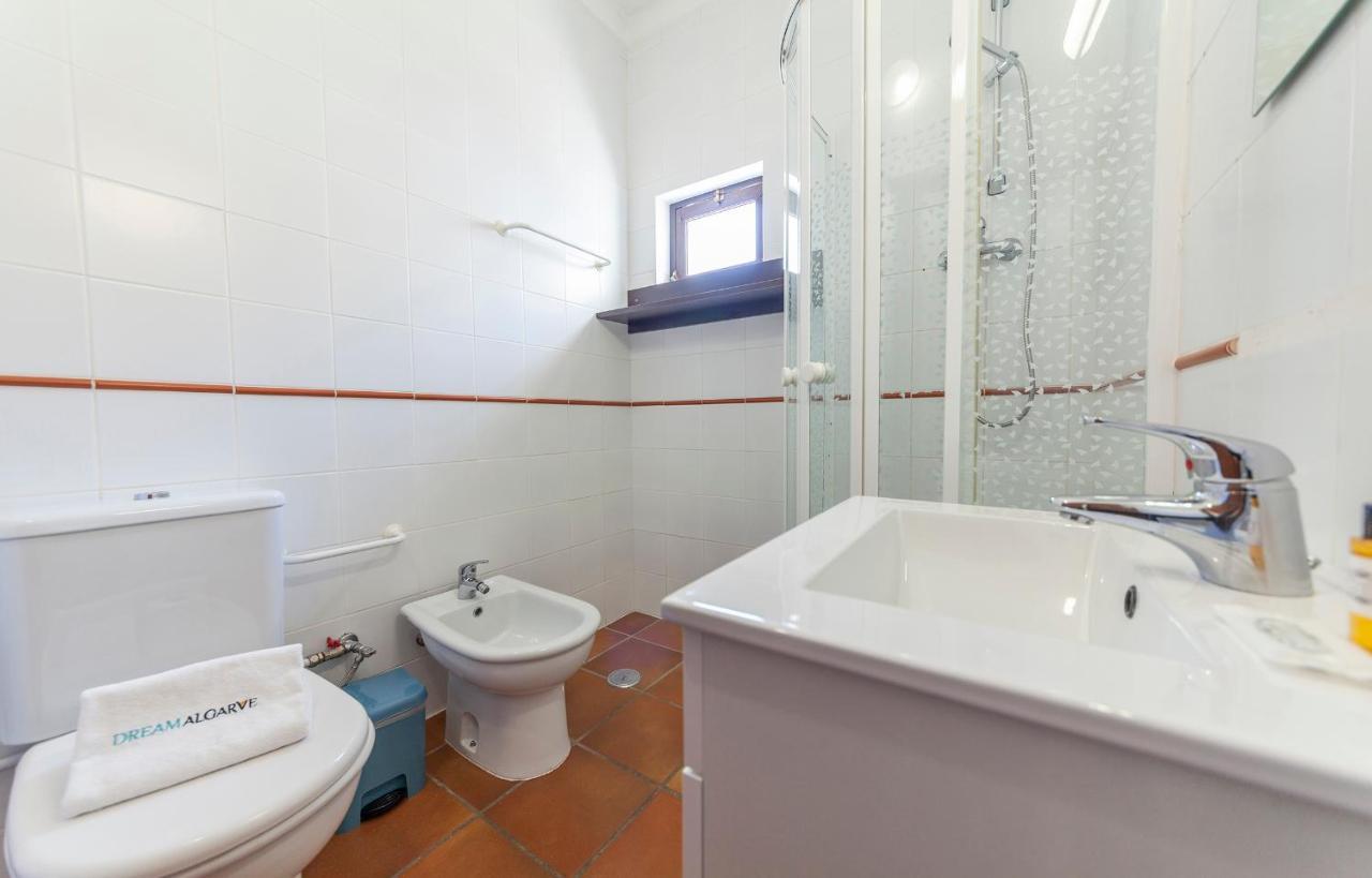 לאגוּ‏ש J - Casa Do Farol Guesthouse מראה חיצוני תמונה